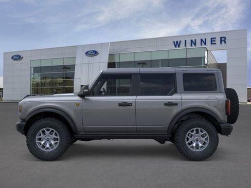 New 2025 Ford Bronco Badlands image 3