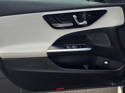 Used 2025 Mercedes-Benz C 300 4MATIC Sedan image 35