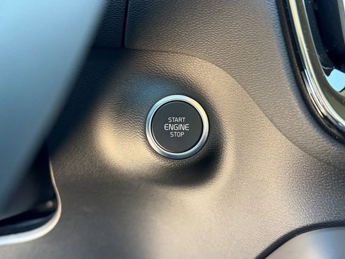 New 2026 Volvo XC40 B5 Ultra w/ Protection Package Premier image 28