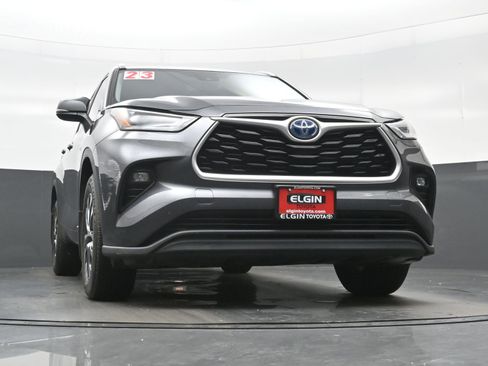 Used 2023 Toyota Highlander XLE AWD/4WD image 27