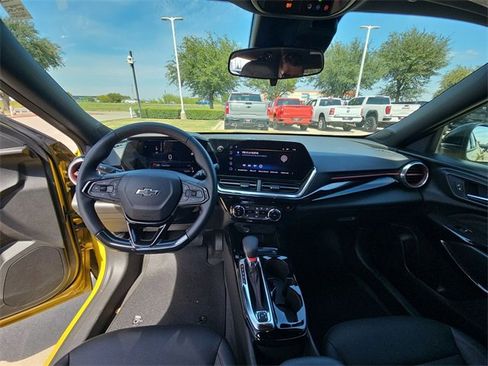 Used 2025 Chevrolet Trax RS w/ Driver Confidence Package image 19