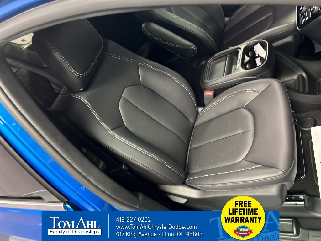 New 2027 Chrysler Pacifica Select FWD image 24