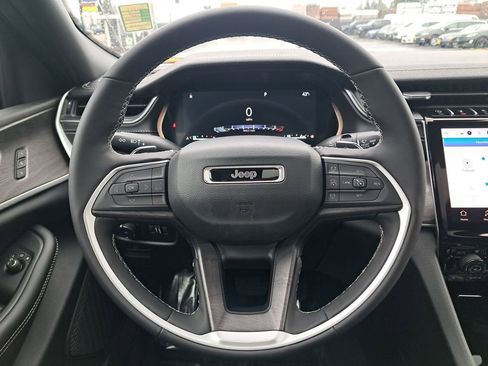 New 2025 Jeep Grand Cherokee L Limited w/ Luxury Tech Group II AWD/4WD image 19