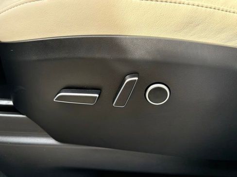 Used 2022 Tesla Model X Plaid image 23