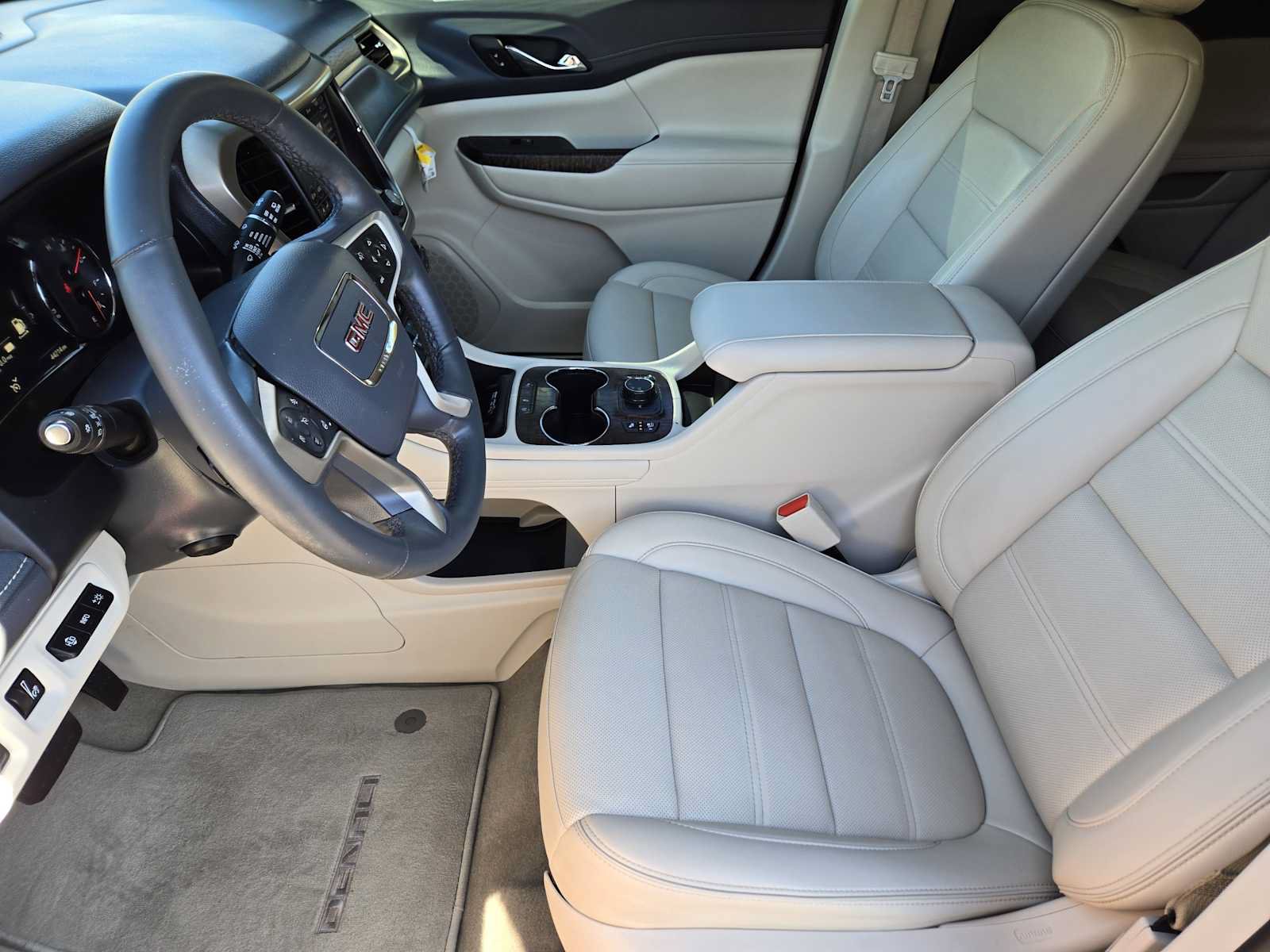 Certified 2023 GMC Acadia Denali w/ Denali Ultimate Package FWD image 13