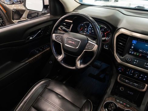 Used 2020 GMC Acadia Denali w/ Technology Package AWD/4WD image 10