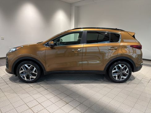 Used 2020 Kia Sportage EX w/ Option Group 15 FWD image 2