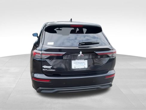 New 2026 Mitsubishi Outlander ES FWD image 7