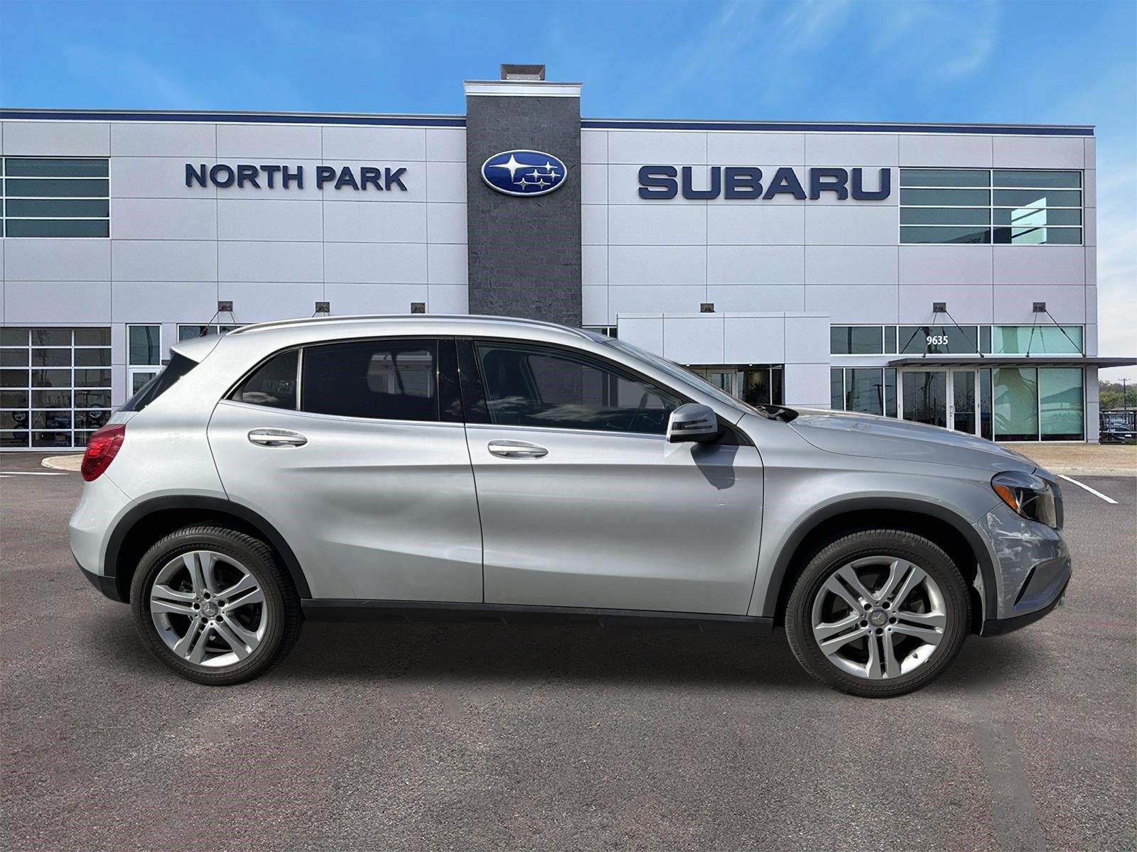 Used 2015 Mercedes-Benz GLA 250 4MATIC image 3
