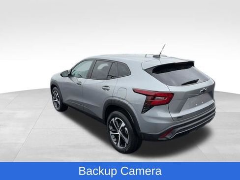 Used 2024 Chevrolet Trax RS w/ Driver Confidence Package image 3