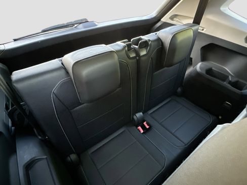 Used 2021 Volkswagen Tiguan SE w/ Panoramic Sunroof Package image 27