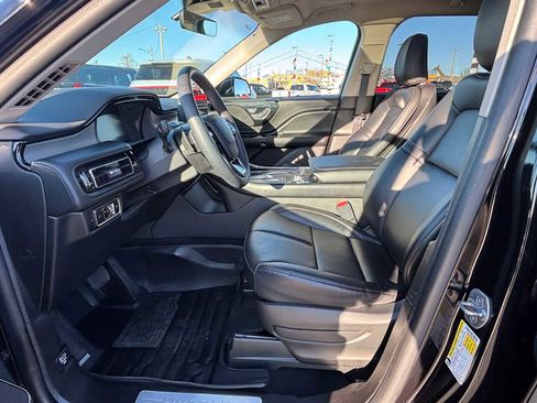 Used 2023 Lincoln Aviator AWD w/ Premium Package image 23