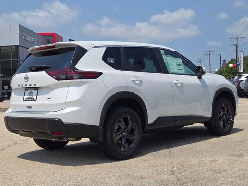 Used 2026 Nissan Rogue SV AWD/4WD image 13