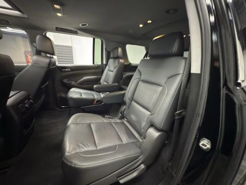 Used 2019 Chevrolet Suburban LT image 26