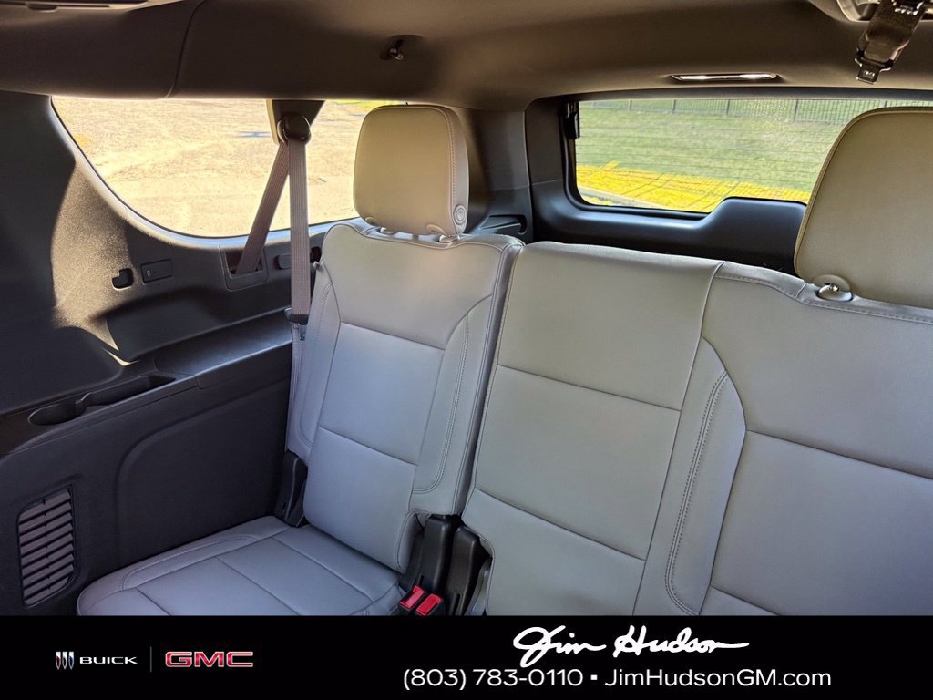 Used 2025 Chevrolet Suburban Z71 w/ Z71 Off-Road Package AWD/4WD image 25