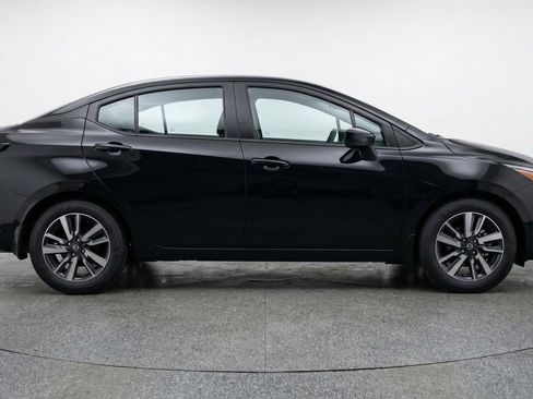 Used 2025 Nissan Versa SV FWD image 11