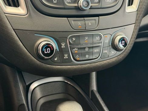 Used 2023 Chevrolet Malibu LT FWD image 18
