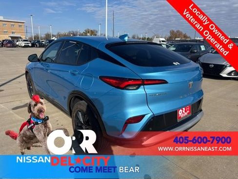 Used 2025 Buick Envista Sport Touring image 3