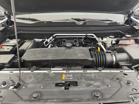 Used 2026 Chevrolet Colorado Z71 w/ Technology Package AWD/4WD image 37