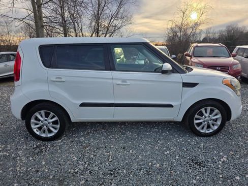 Used 2013 Kia Soul + image 4