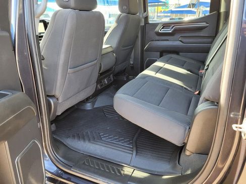 Used 2023 Chevrolet Silverado 1500 RST AWD/4WD image 3