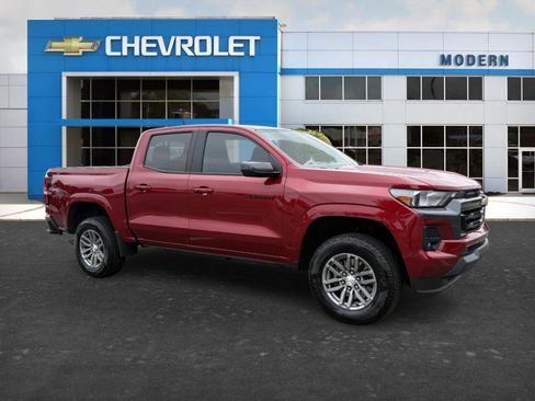 Used 2023 Chevrolet Colorado LT w/ LT Convenience Package II AWD/4WD image 6