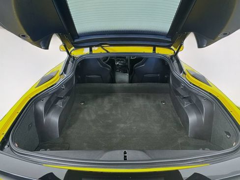 Used 2015 Chevrolet Corvette Z06 w/ 3LZ Preferred Equipment Group RWD image 25