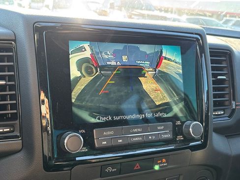 Used 2024 Nissan Frontier PRO-4X w/ Technology Package image 11