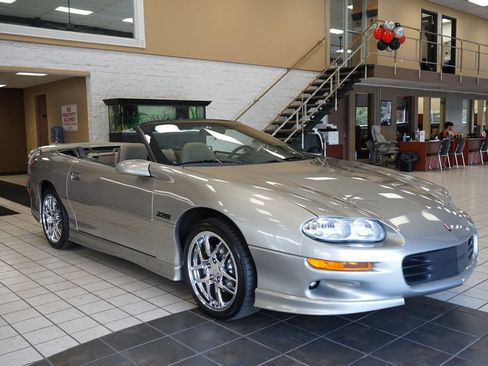 Used 2002 Chevrolet Camaro Z28 w/ Sport Appearance Pkg RWD image 23