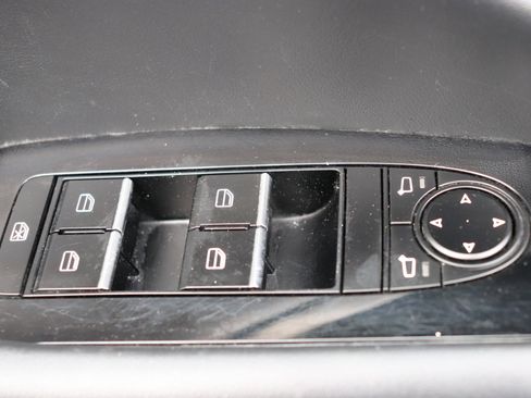 Used 2024 MAZDA MAZDA3 s image 41