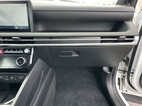 Used 2025 Hyundai Santa Cruz Limited AWD/4WD image 30
