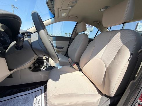 Used 2011 Hyundai Accent GLS image 11