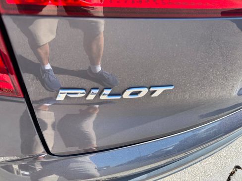 Used 2017 Honda Pilot Elite image 21