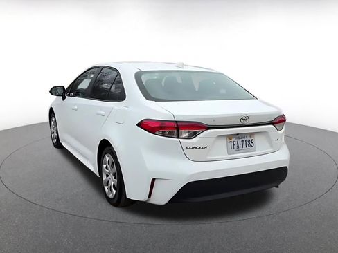 Used 2025 Toyota Corolla LE image 11