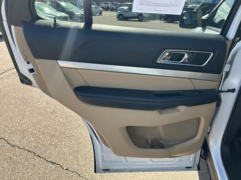 Used 2016 Ford Explorer XLT image 14