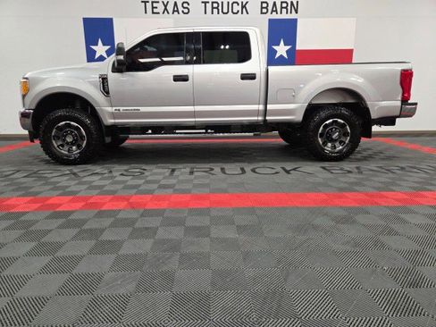 Used 2017 Ford F250 XLT w/ XLT Value Package image 1