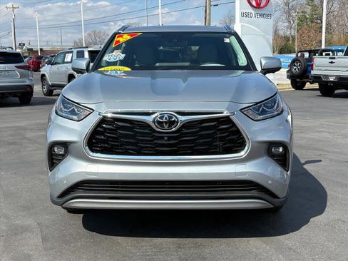 Used 2025 Toyota Highlander Platinum image 24