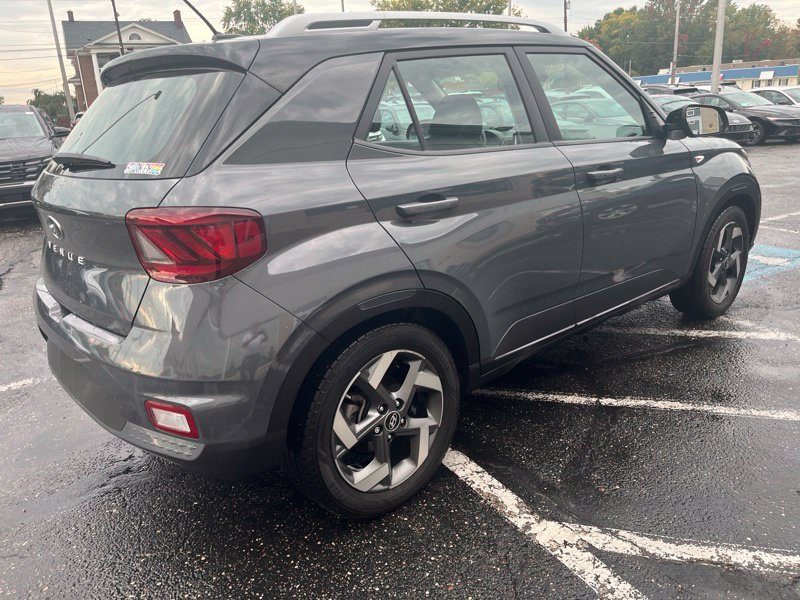 Used 2024 Hyundai Venue Limited FWD image 5