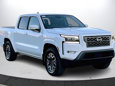 Used 2024 Nissan Frontier SL w/ Technology Package image 2