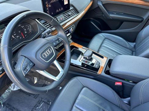 Used 2023 Audi Q5 2.0T Premium w/ Convenience Package image 9