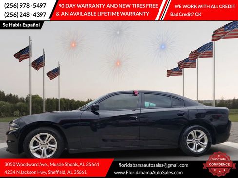 Used 2021 Dodge Charger SXT w/ Leather Interior Group image 3