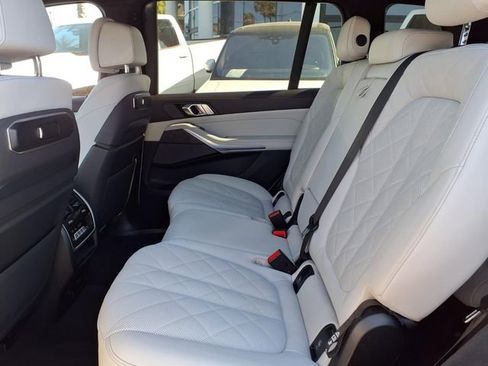 Used 2024 BMW X7 xDrive40i AWD/4WD image 26