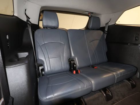 Used 2019 Buick Enclave Essence FWD image 17