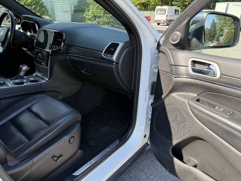 Used 2022 Jeep Grand Cherokee Limited w/ Tech Group AWD/4WD image 14
