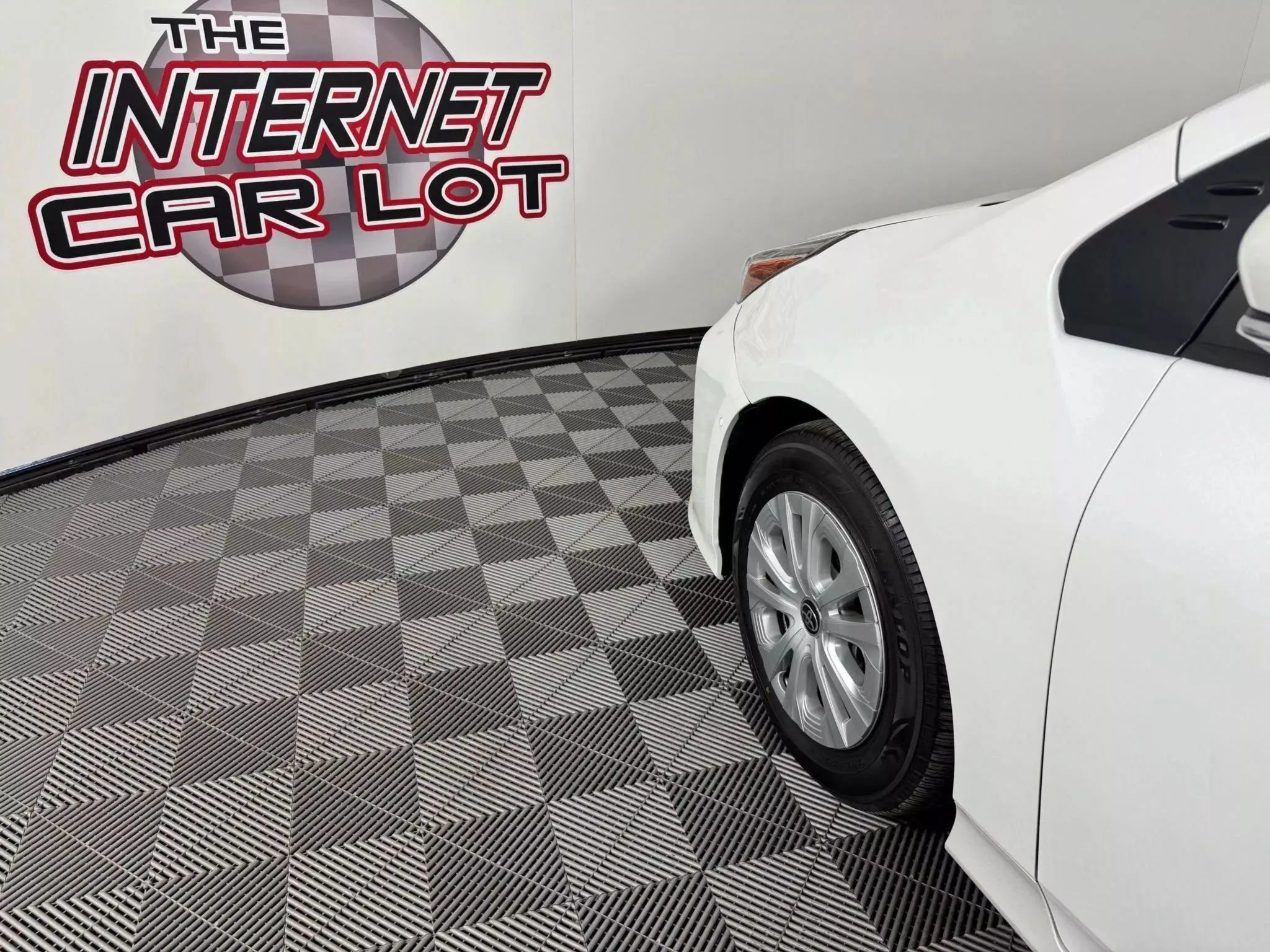 Used 2022 Toyota Prius LE FWD image 21