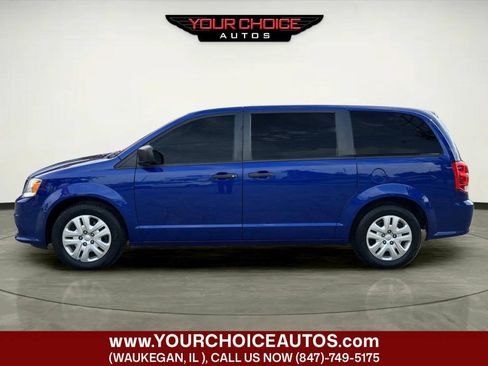 Used 2019 Dodge Grand Caravan SE FWD image 2
