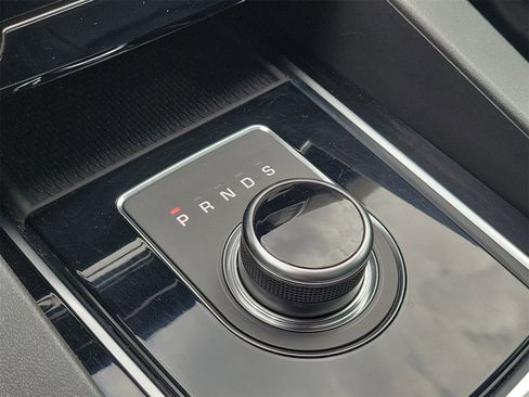 Used 2018 Jaguar F-PACE Prestige image 24
