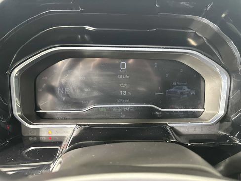 Used 2025 GMC Sierra 1500 SLT image 27