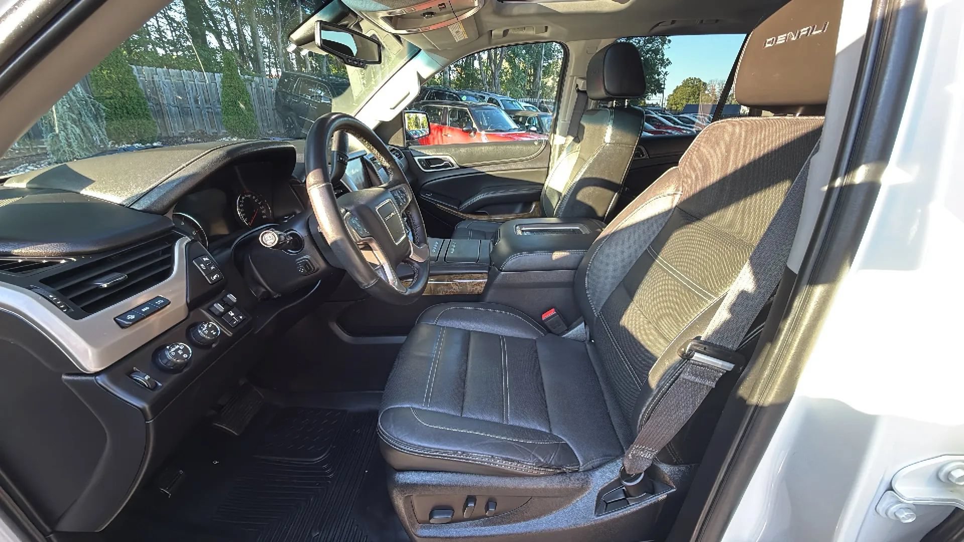 Used 2016 GMC Yukon Denali w/ Open Road Package AWD/4WD image 11