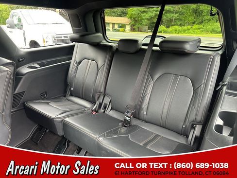 Used 2023 Ford Expedition Platinum image 15